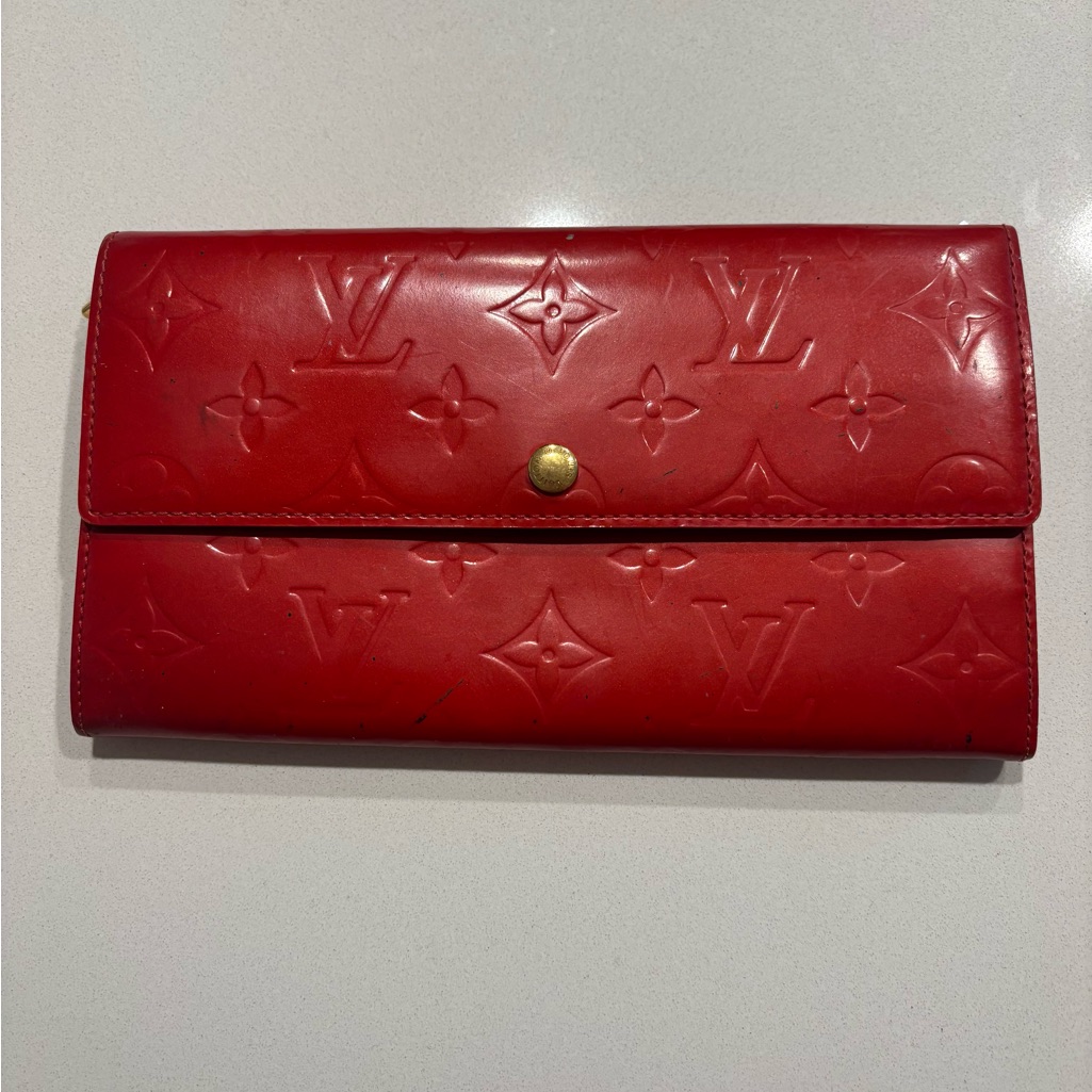 Louis Vuitton Red Monogram Vernis Fold-Over Vintage Sarah Wallet With Gold Snap